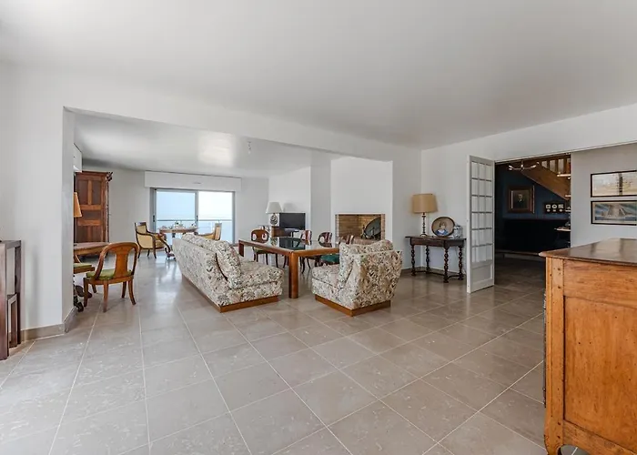 Exceptional Sea View Apartment